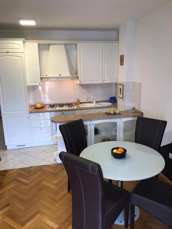 Apartman Jumic Malinska Exteriör bild