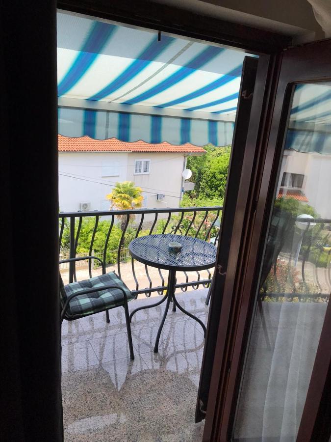 Apartman Jumic Malinska Exteriör bild