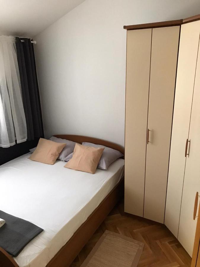 Apartman Jumic Malinska Exteriör bild